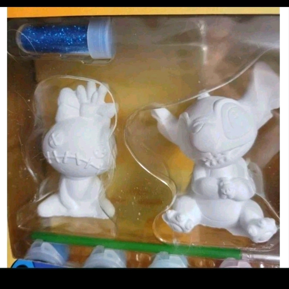 NIB Disney's Lilo & Stitch Paint Figurines Kit & Display Age 6+ - Picture 3 of 5